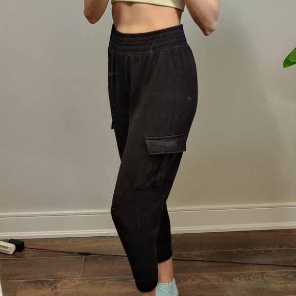 [SOLD] Garage black cargo sweatpants jogger - Picture 2 of 7